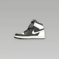 Jordan 1 High Black & White Redium 3