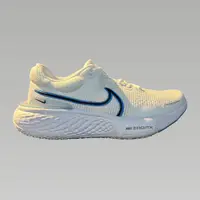W ZOOM INVINCIBLE RUN 4