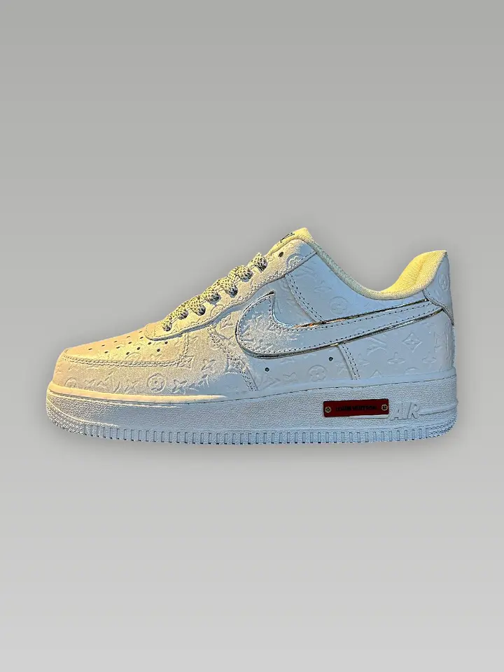 Nike Air Force 1 Triple White