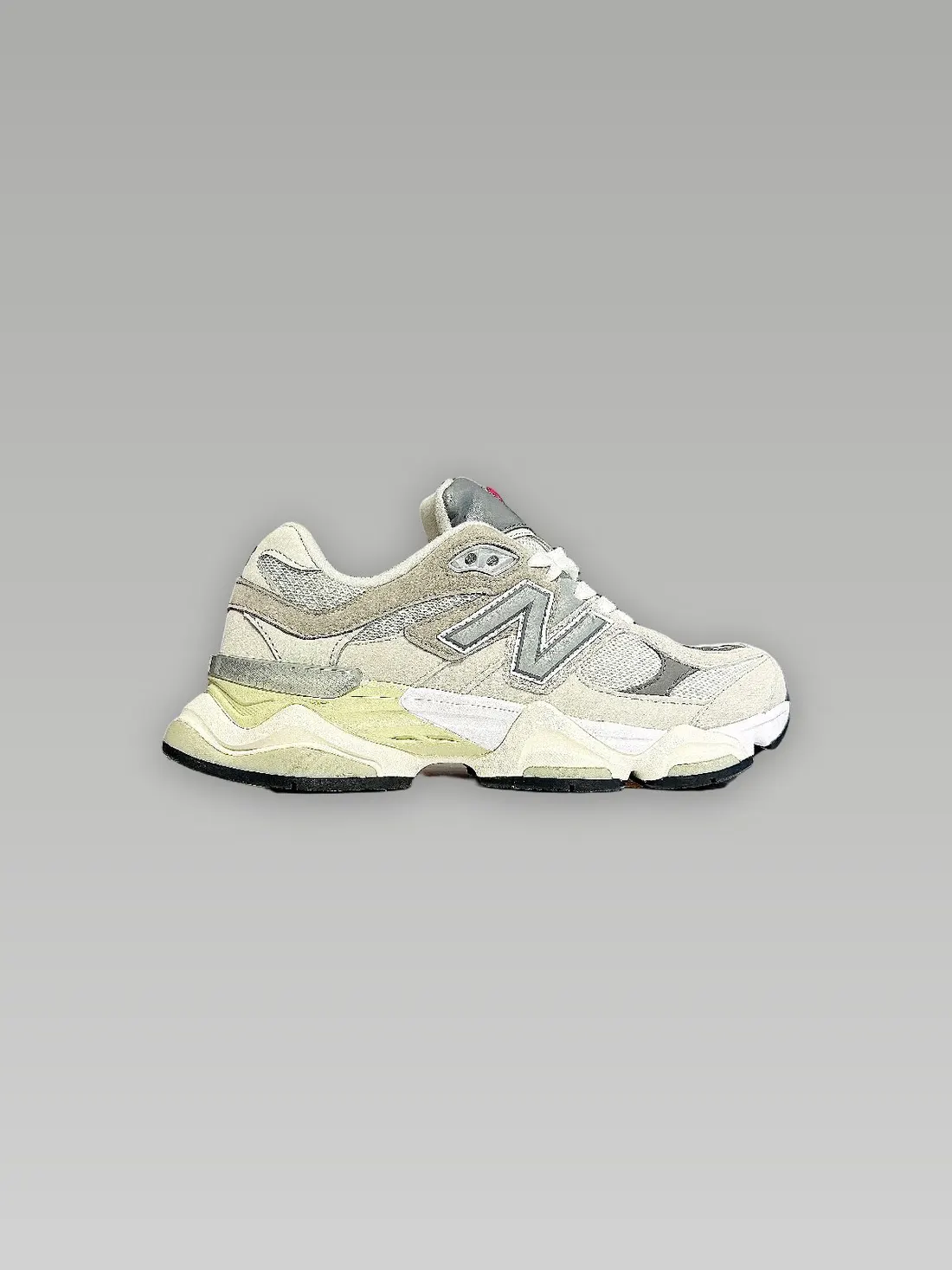 NB:9060 Gray Creme