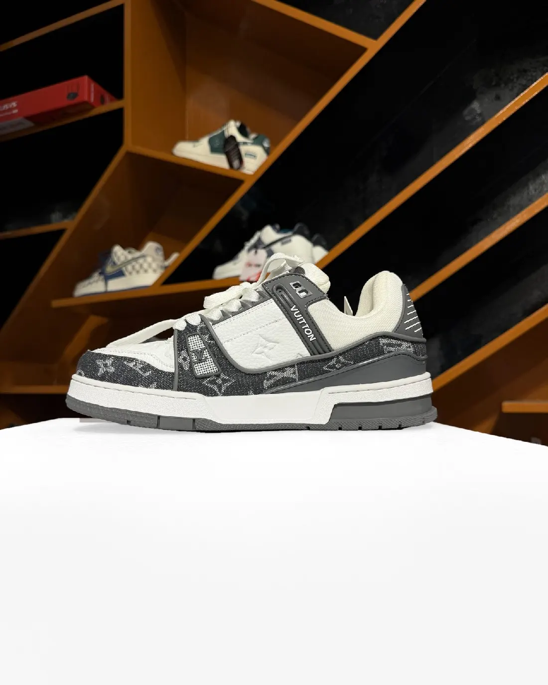LV Tranier Ash